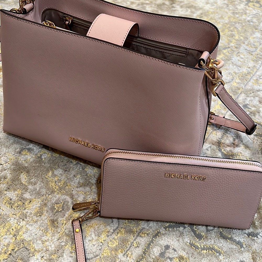 NWT BRAND NEW NEVER WORN MICHAEL KORS MK purse and wallet light pink